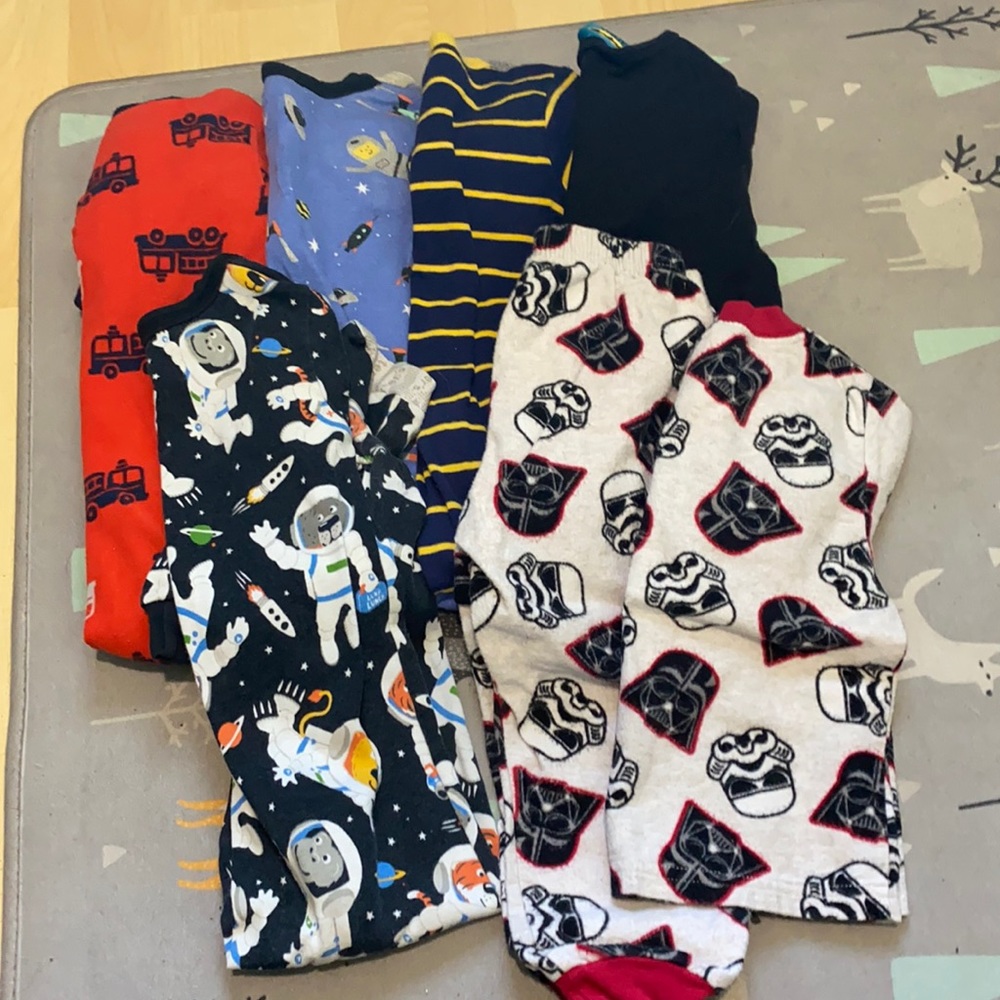 6 pyjamas